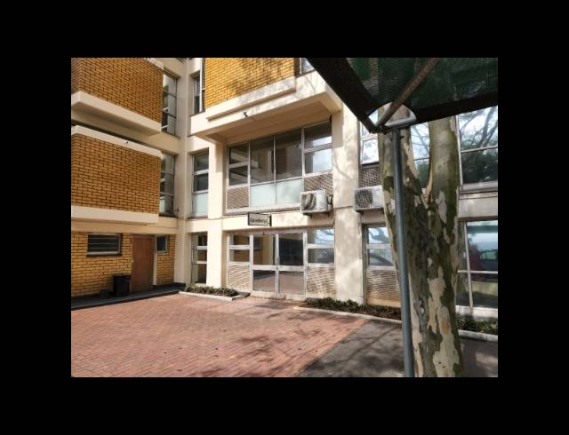 134M² OFFICE TO LET IN ESSENWOOD